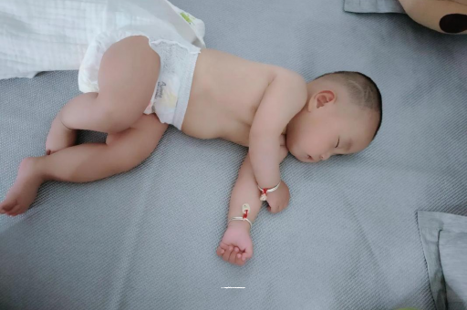 抚州宝宝多久会坐